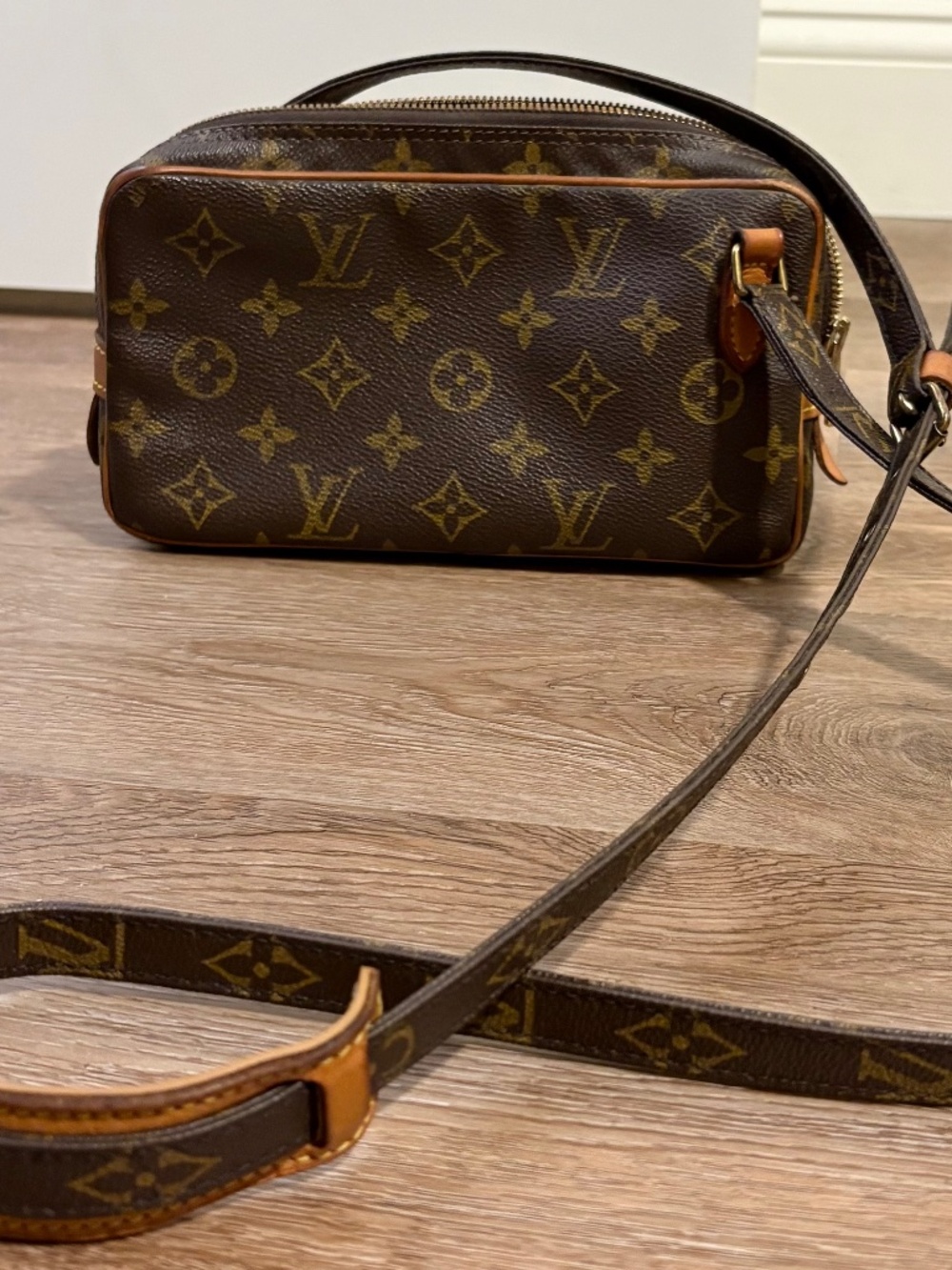 Louis Vuitton Vintage Monogram Pochette Marly Bandouliere Crossbody Malletier 19
